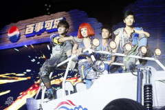 四巨星拍广告 古天乐骑白马蔡依林变孙悟空【图】