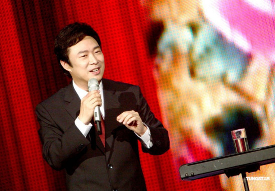 组图:费玉清9月香港开唱 票价仅次周董显身价