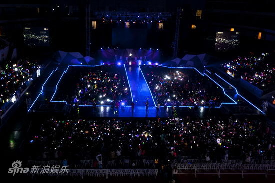 组图:2PM南京演唱会圆满落幕部分收入捐慈善