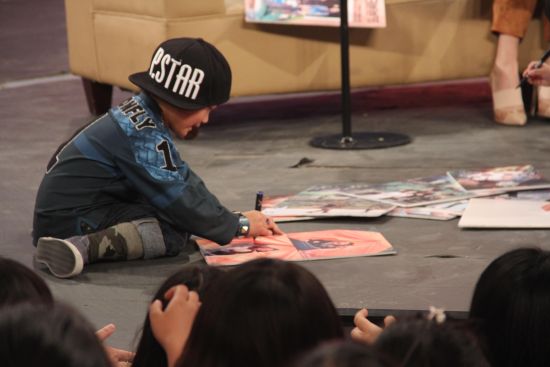 曹格携一家做客鲁豫 自爆想要更多孩子