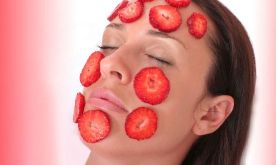 草莓敷脸易致皮肤过敏
