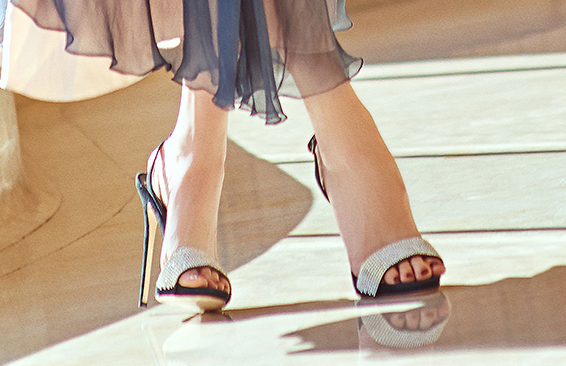 王鸥街拍美图，诱人裙装妆点浪漫夏天 服饰潮流 图2