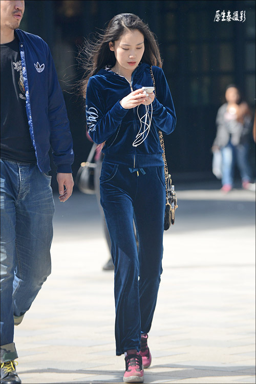 街拍:北京长腿美女的性感魅力(组图)