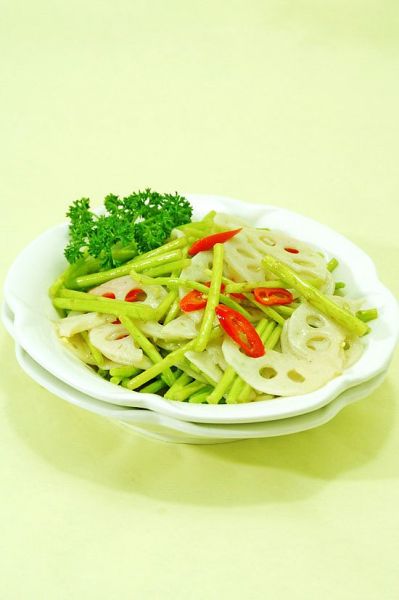 芦蒿炒莲藕