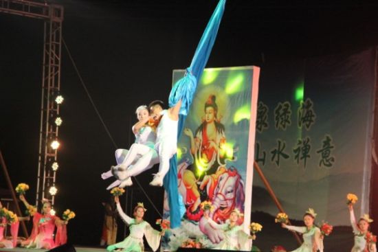 大型空中特技《观世音菩萨》
