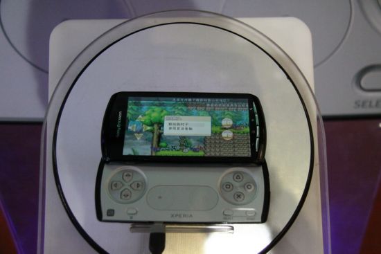 ʢϷ-XPERIA PLAY