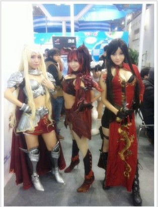 ������COSPLAY�͵�һ�� (2)