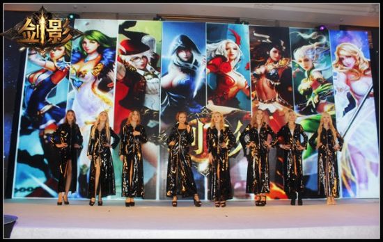外国混血美女剑影coser 外国混血美女剑影coser