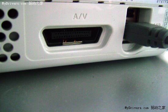 这是旧款Xbox 360主机的输出接口 这是旧款Xbox 360主机的输出接口