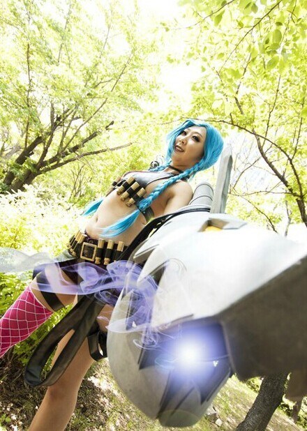 韩服<em>妹子COS金克斯</em>与阿狸 酥胸美腿惹人联想