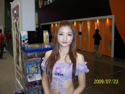 《炫舞吧》让光宇Show irl的胸更挺_网络游戏炫