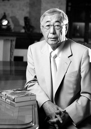 日本作家渡边淳一逝世:著有《失乐园》等作品