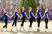 ��ͼ:����Խ�������Ը����� У������������