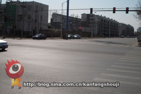 图为项目西南侧路况