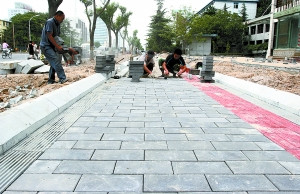 东风路人行道铺设地砖_市场动态