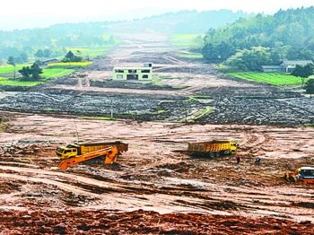 成德南高速公路LJ01标段西充碾垭境内施工现