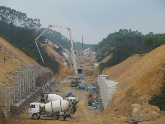 广西沿海铁路钦州北至防城港段扩能改造工程进展顺利_高铁动车火车新闻_高铁票动车票火车票动态_高铁网