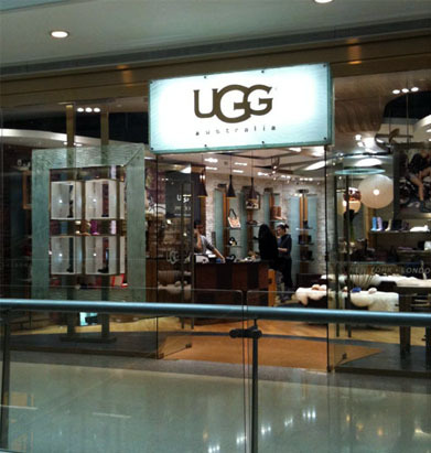 图为 Ugg店铺图 图为 Ugg店铺图