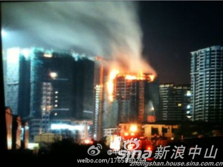 雅居乐世纪新城一在建高楼昨晚发生火灾 3小时
