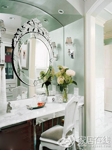 8����ԡ����ױ̨ ���С�ʷ���