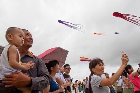 格力海岸滨海公园落成暨夏季风筝节美食节揭幕