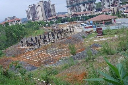 被指违约建设的施工现场 被指违约建设的施工现场