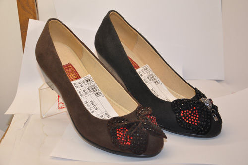 2012年大学生赚钱项目 唐人胡同老北京布鞋连