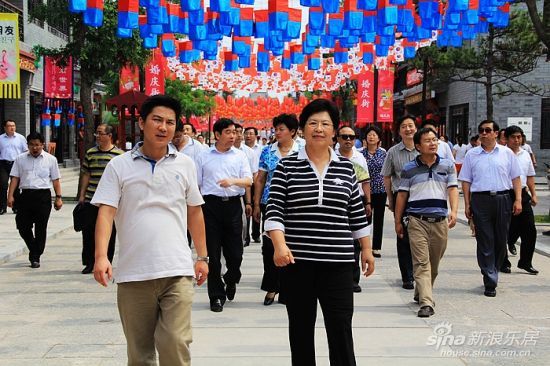 书记王雪峰,市长陈国鹰,县委书记卢宏秋,县长方成毅等领导及滦州古城