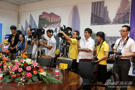 鞍山各大媒体报道新闻发布会