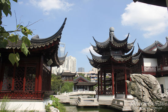 上海世茂滨江花园社区内的上海小南国园林