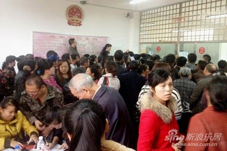 云岩区这股离婚热潮已经在当地持续了一周左右。 云岩区这股离婚热潮已经在当地持续了一周左右。
