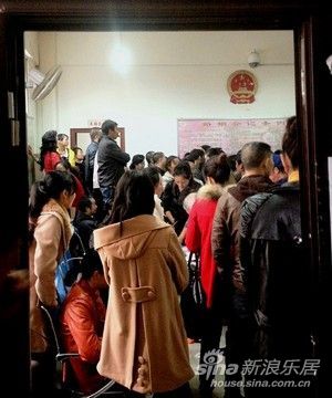云岩区这股离婚热潮已经在当地持续了一周左右。 云岩区这股离婚热潮已经在当地持续了一周左右。