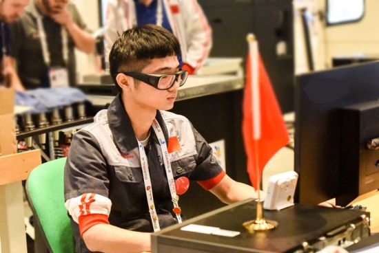 张志斌:第44届世赛技能大赛塑料模具工程项目