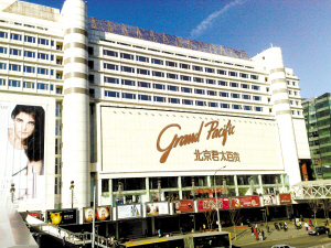 君太百货购物环境扫描:黄色补丁现短板(组图)_