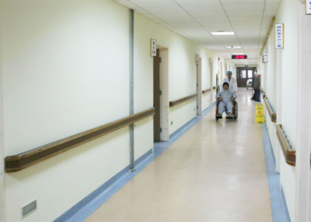华山医院成医院装修样板 墙体粉刷一新