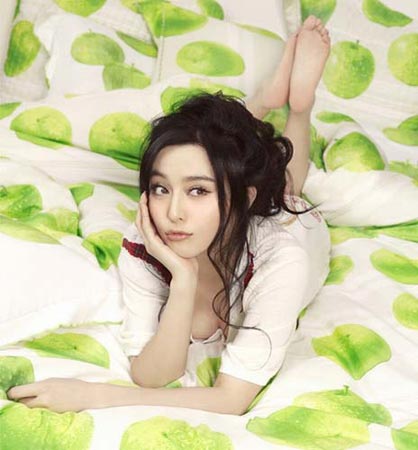 <em>范冰冰</em>穿<em>蕾丝</em>睡衣拍家居写真