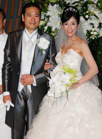 日性感女星川岛直美举办豪华梦幻婚礼(图)_日