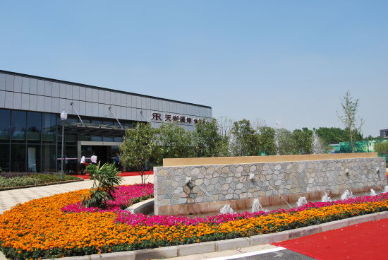 南京首座湿地景观售楼处在天御溪岸全景公开_