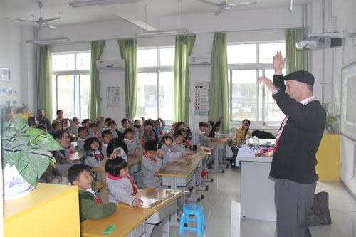 济南外国语学校阳光100中学校区举办家长开放