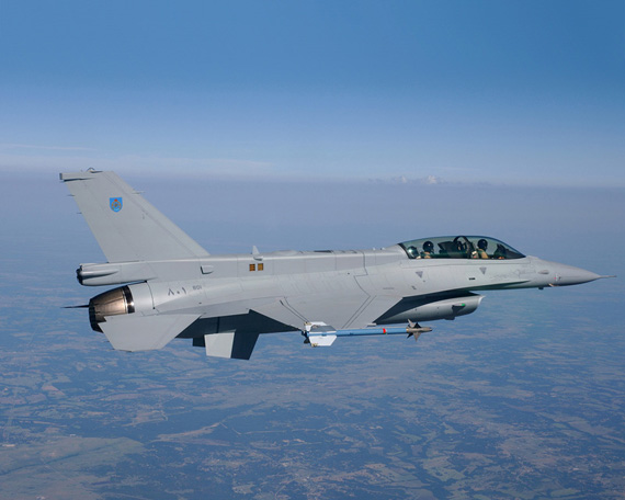 阿曼空军F-16换装BAE数字图像情报系统(图)