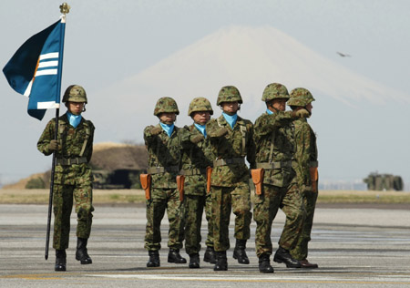 日本防卫省拟废除文职防卫参事官制度(图)