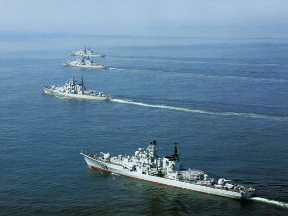 中国海军东海舰队现代级导弹驱逐舰4艘编队远航训练