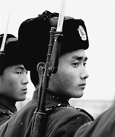 生命里有了当兵的历史智　锋
