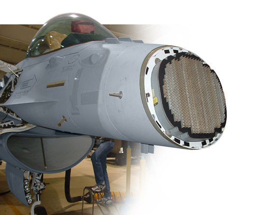 资料图：F-16IN型战机加装的AESA雷达。