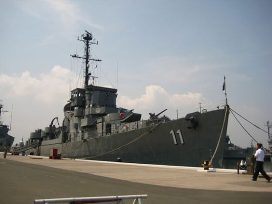 菲律宾的主力护卫舰拉贾·胡马邦号(BRP Rajah Humabon，PF-11)，前身是美国军舰雅达顿号(USS Atherton，DE-169)，是一艘护航舰。 