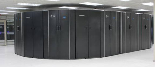 资料图：“神威蓝光”超级计算机，能耗仅1.074兆瓦。2007年世界第一位的“蓝色基因”速度仅有其一半，但耗电量高达6兆瓦。