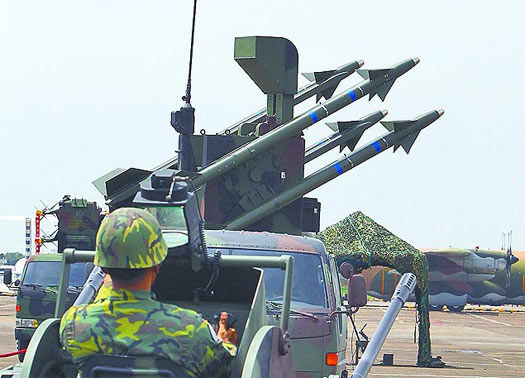 资料图：台军机动型防空导弹正在进行作战训练。图片来源：台湾媒体