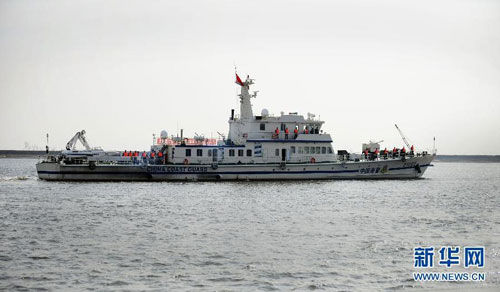 11月8日，海警21002巡逻舰在执勤巡逻。
