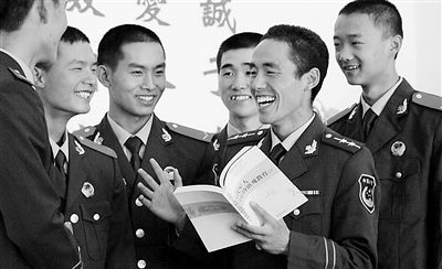 西西玛:让士兵<em>比我更</em>幸福