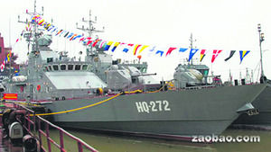 越南海军前天在海防港为第一艘国产巡逻舰举行正式编役仪式。